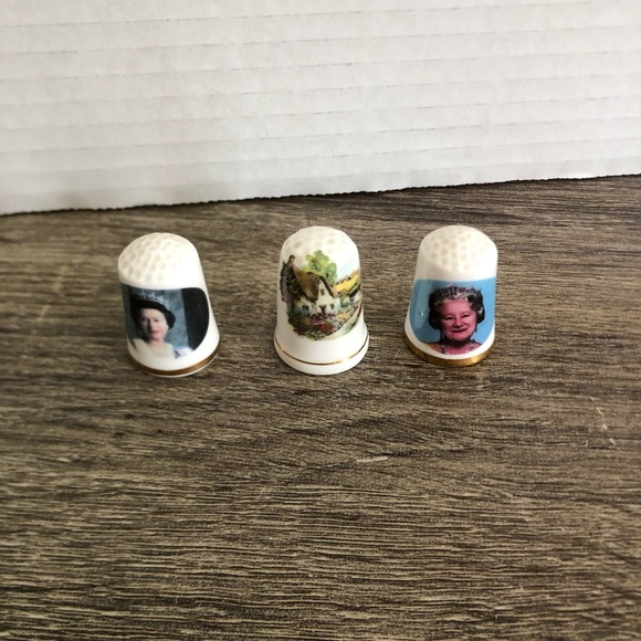 Vtg Decorative Ceramic Thimbles - Picture 1 of 10
